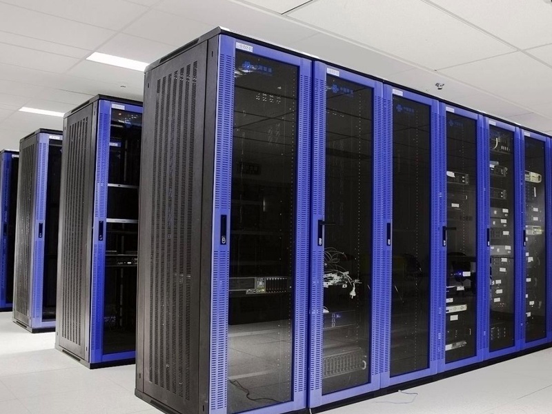 計(jì)算機(jī)機(jī)房(fáng)及中控室裝修 